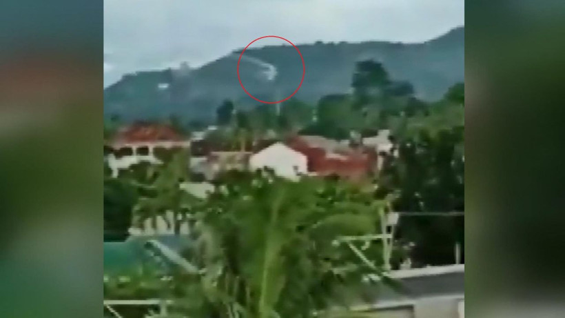 Filipinler'de küçük uçak düştü 7 ölü - Resim: 1