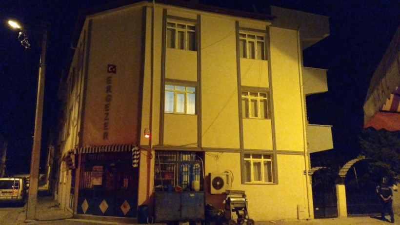 Bursa'da eşinden şiddet gören kadın 3. kattan atlayarak ağır yaralandı - Resim: 4