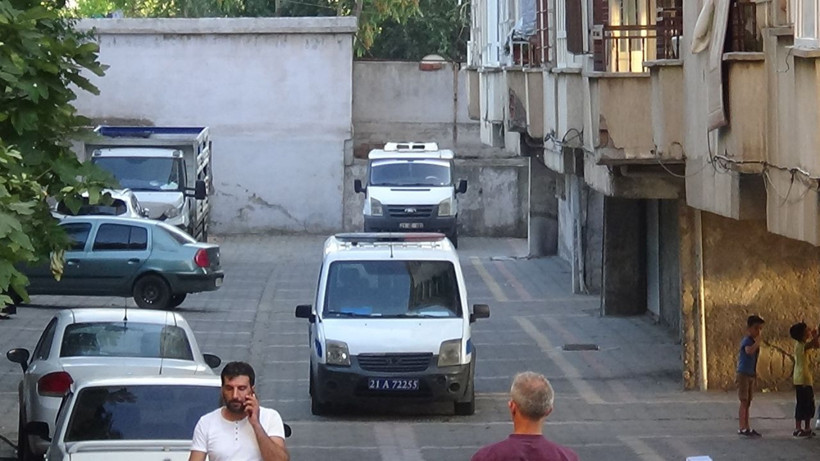 Diyarbakır’da 11 yaşındaki kız çocuğuna taciz iddiası mahalleyi karıştırdı - Resim: 2