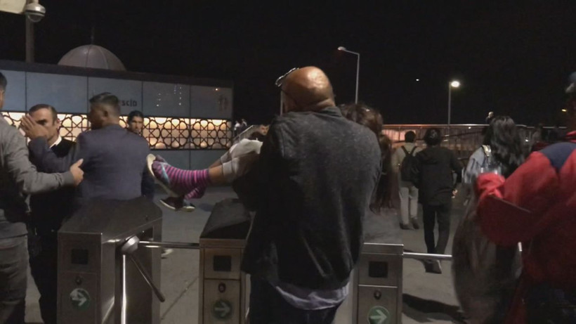 Suriyeli kız çocuğunun görüntüsü yürekleri sızlattı! - Resim: 4