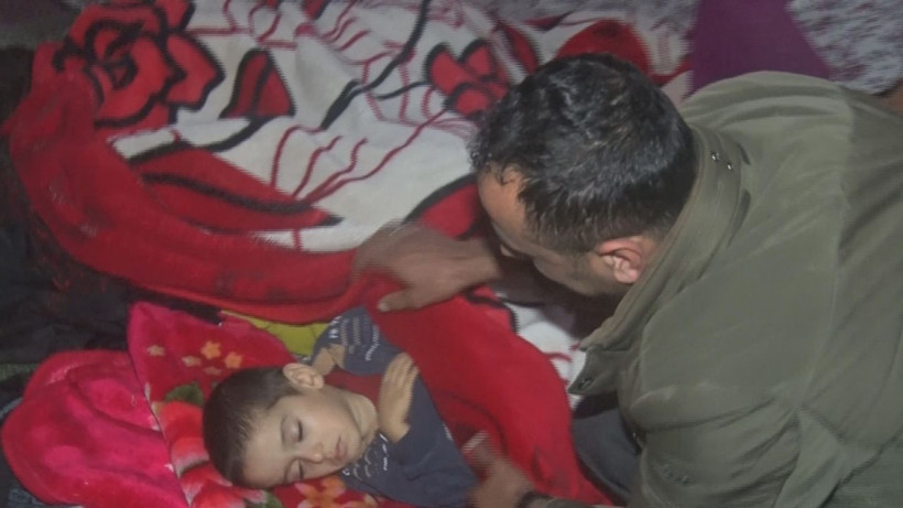 İstanbullular deprem endişesiyle geceyi dışarda geçirdi! Sahiller parkla cami bahçeleri doldu taştı - Resim: 3