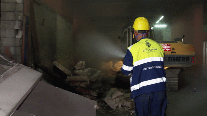 İstanbul 15 Temmuz Demokrasi Otogarı'ndaki metruk yapılar yıkıldı - Resim: 4