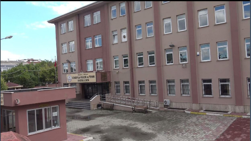 Avcılar'daki o öğrencilerin yeni okulları cep telefonları ile bildirildi - Resim: 1