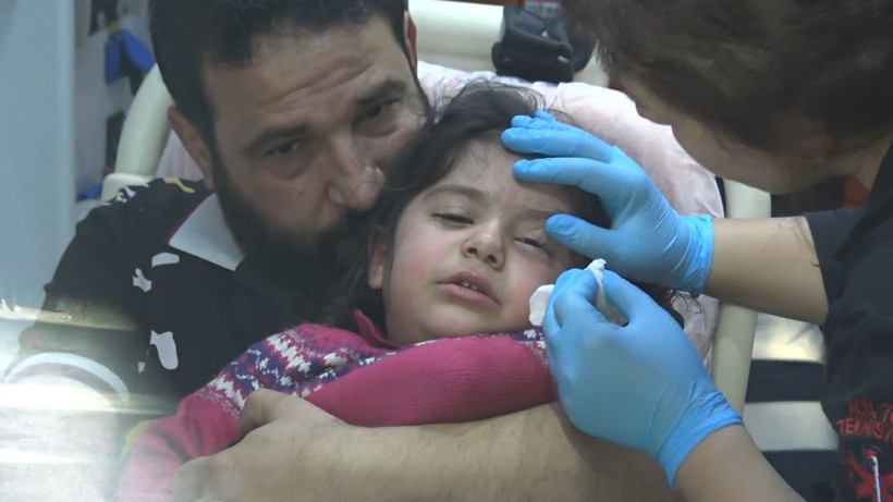 Havvanur yapıştırıcıyı makyaj malzemesi sandı! Göz kapaklarını yapıştırdı - Resim: 1