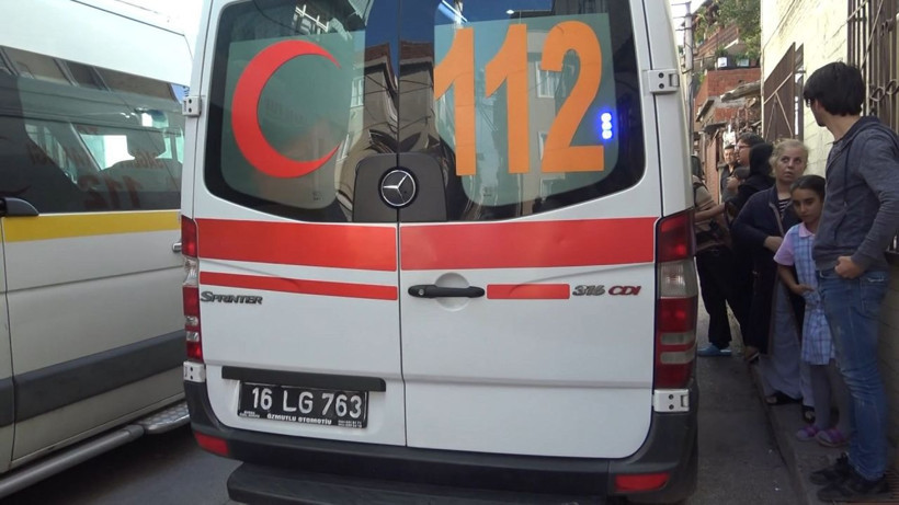 Havvanur yapıştırıcıyı makyaj malzemesi sandı! Göz kapaklarını yapıştırdı - Resim: 4