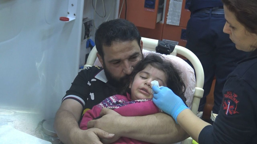 Havvanur yapıştırıcıyı makyaj malzemesi sandı! Göz kapaklarını yapıştırdı - Resim: 2