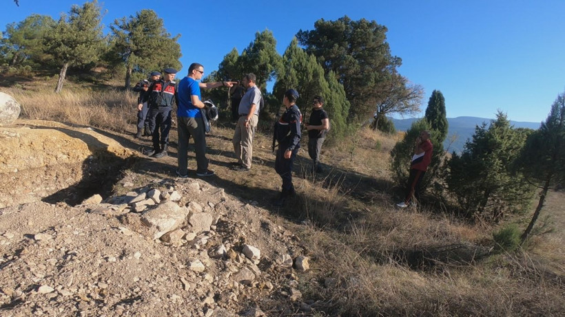 Karabük Safranbolu'da kaymakam kazı yapan definecileri suçüstü yakaladı - Resim: 2