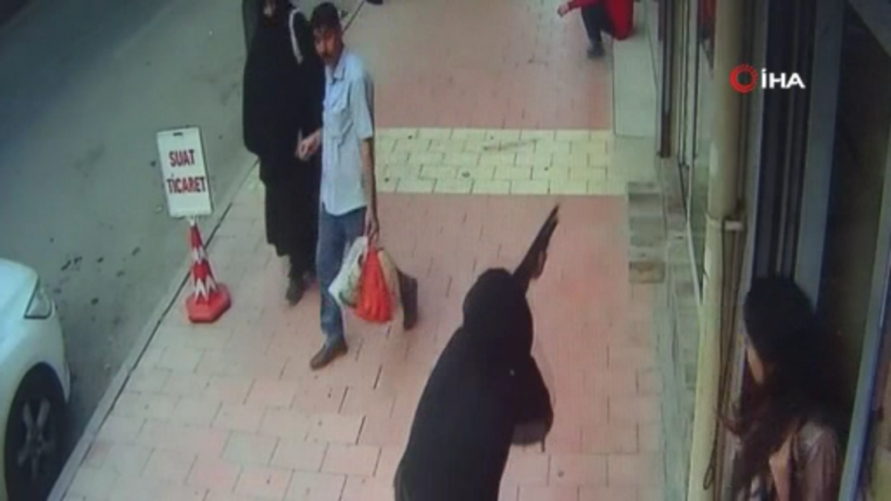 Elazığ'da pompalı saldırı anı kamerada - Resim: 2