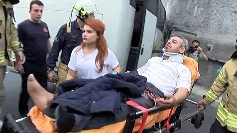 Başakşehir'de işçi servisi kaza yaptı! Yaralılar var - Resim: 2