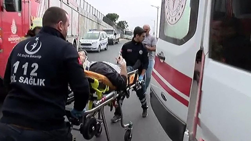 Başakşehir'de işçi servisi kaza yaptı! Yaralılar var - Resim: 3