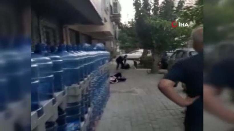 İzmir’deki dehşetin görüntüleri ortaya çıktı 2 ölü 1 yaralı - Resim: 2