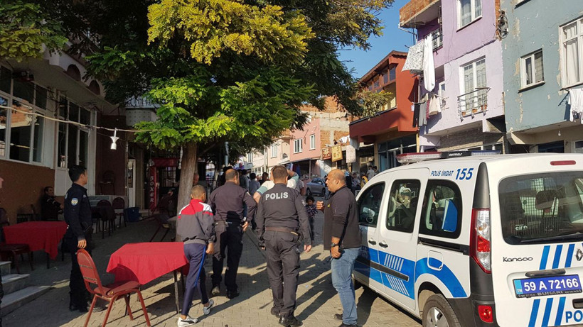 Tekirdağ'da bir kişi husumetlisinin eşini öldürüp 5 kişiyi yaraladı - Resim: 1