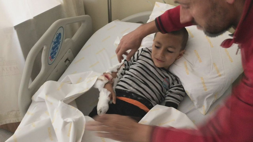 Küçükçekmece'de parkta oyun oynayan çocuğa pitbull köpeği saldırdı - Resim: 1