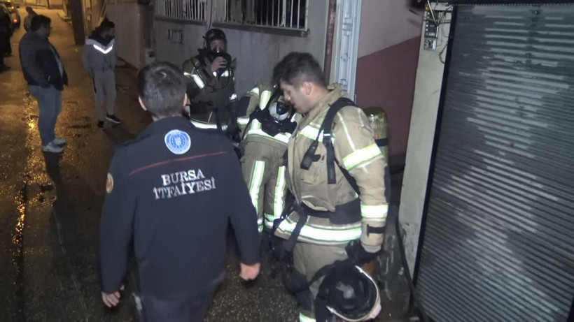 Bursa'da düşen mum evini yaktı! Ölen köpeğine gözyaşı döktü - Resim: 4
