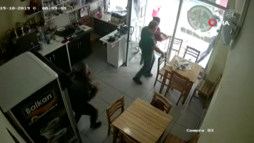 İzmir'de karı kocanın iş yerine böyle saldırdılar - Resim: 2