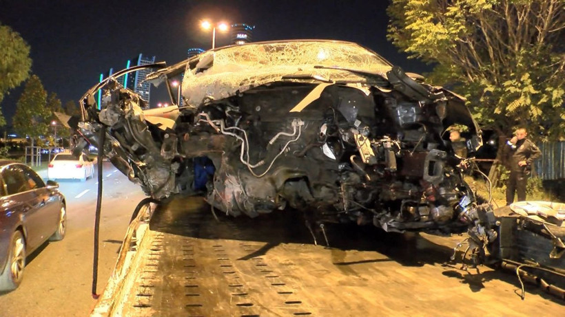 İstanbul Kartal sahil yolunda makas atan sürücü refüje çıktı - Resim: 4