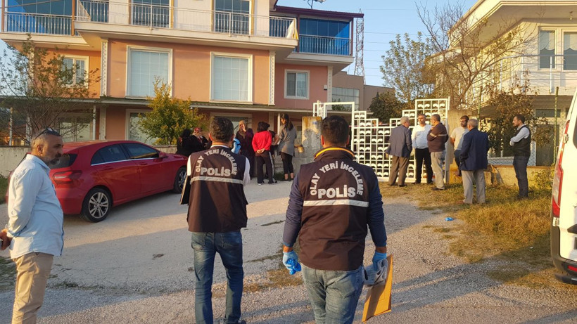 Kocaeli'de bir kişi evinin kapısında asılı bulundu - Resim: 2