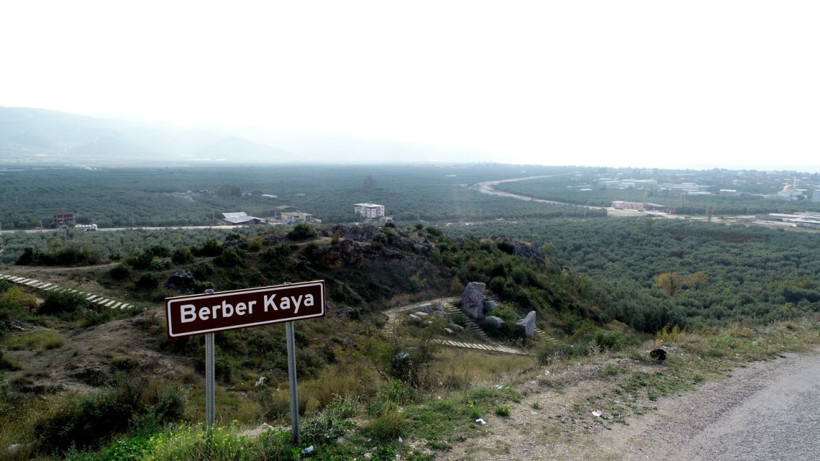 Helenistlik dönemine ait tek olan 2200 yıllık kral mezarına spreyle yazı yazdılar - Resim: 1