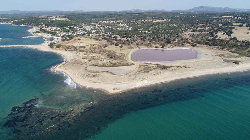 Bu göl kalp şeklinde! Çanakkale Ezine'deki pembe gölü gören şaşırıyor - Resim: 1