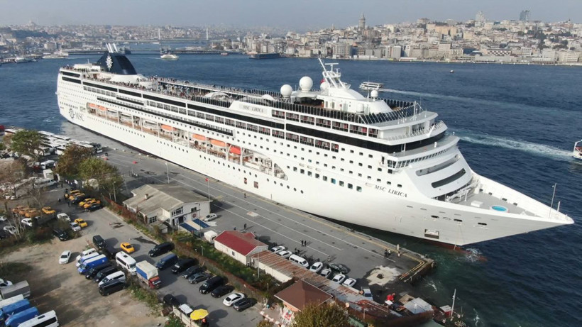 İstanbul ekonomisine doping! Devasa kruvaziyeri boğazda görenlerin ağzı açık kaldı - Resim: 4