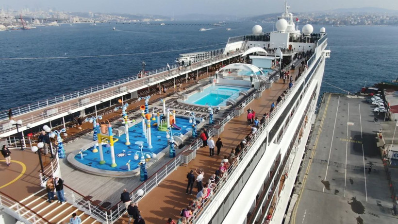 İstanbul ekonomisine doping! Devasa kruvaziyeri boğazda görenlerin ağzı açık kaldı - Resim: 2