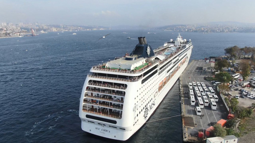 İstanbul ekonomisine doping! Devasa kruvaziyeri boğazda görenlerin ağzı açık kaldı - Resim: 3