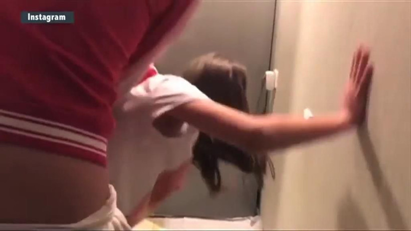 Rus aktör tepki çekti kızını mutfağa götürüp... - Resim: 3