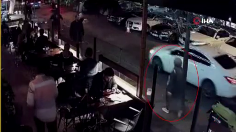 İstanbul Beşiktaş'ta başörtülü öğretmene saldıran kadın yakalandı - Resim: 1