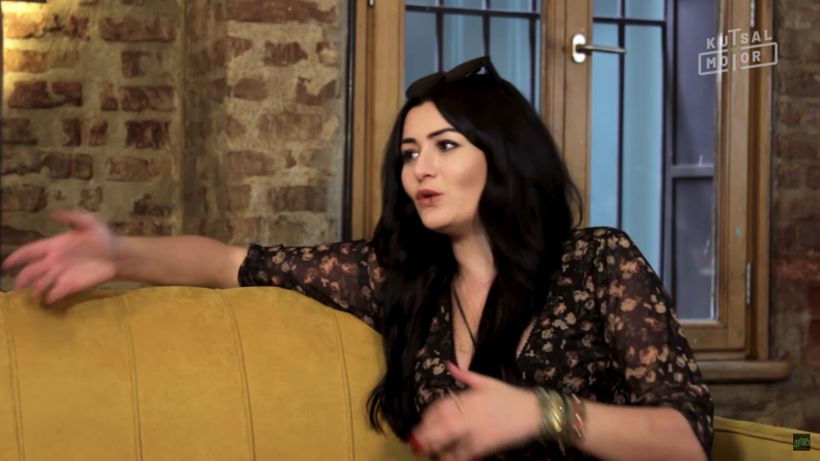 Deniz Çakır resmen yerden yere vurdu o ünlülere acımadı - Resim: 3