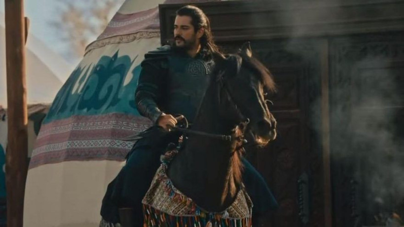 Kuruluş Osman'ın yıldızı Burak Özçivit eşi Fahriye Evcen'le aşk pozu paylaştı - Resim: 3