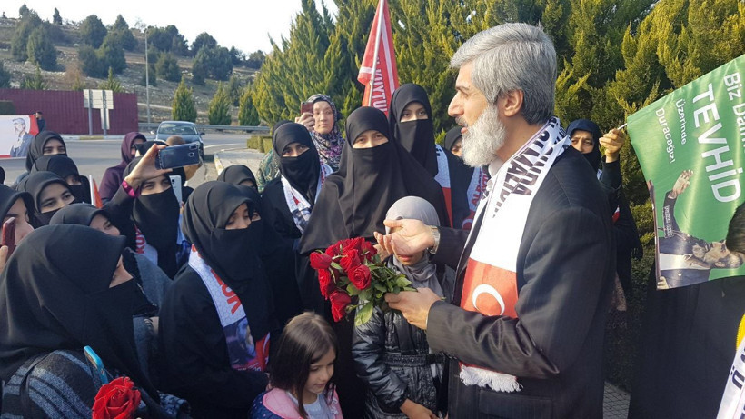 Alparslan Kuytul cezaevinden çıktı eşine ve çocuklarına böyle sarıldı - Resim: 4