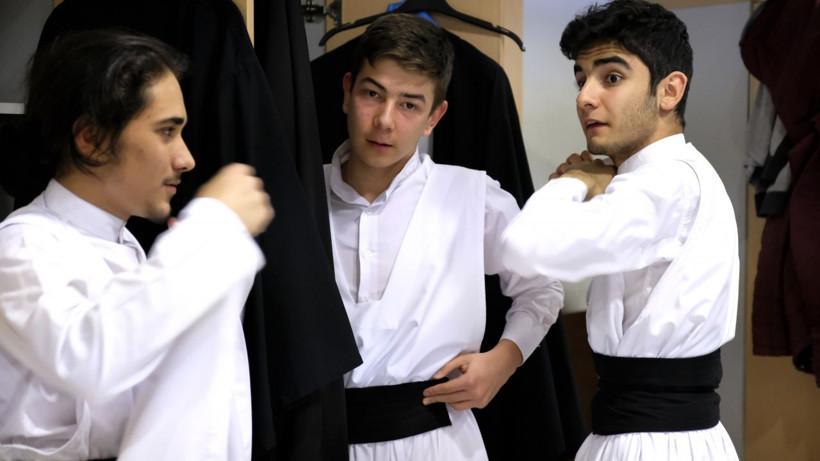 Semazenlerle ilgili şaşırtan detaylar Mevlevi Postnişini Fahri Özçakıl anlattı - Resim: 2