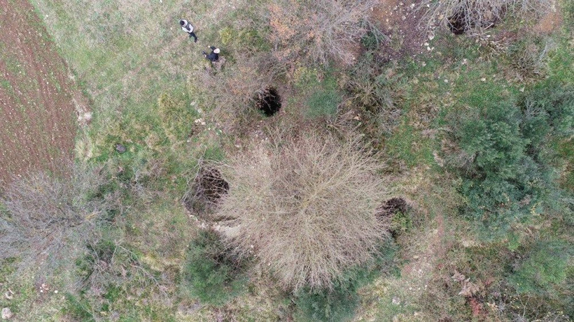 Define avcıları 50'den fazla çukur açtı! Hazine haritası ellerinde geceleri kazıyorlar - Resim: 3