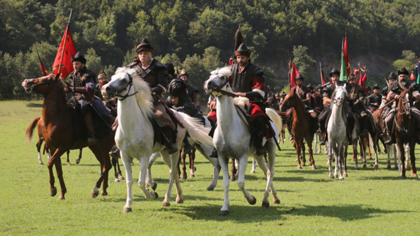 Kuruluş Osman'ın yıldızı Burak Özçivit Türkler Geliyor filminine hayran kaldı! - Resim: 3