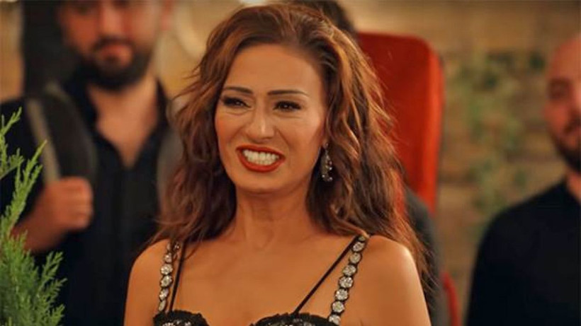 Yıldız Tilbe saçlarını kısacık kestirdi yeni imajı sosyal medyayı salladı - Resim: 2