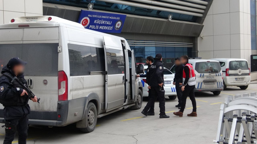 Maltepe'de eve giren hırsızları yakalayan polisler odayı açtıklarında şaşkına döndü - Resim: 3