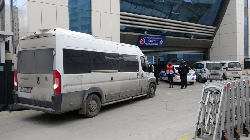 Maltepe'de eve giren hırsızları yakalayan polisler odayı açtıklarında şaşkına döndü - Resim: 4