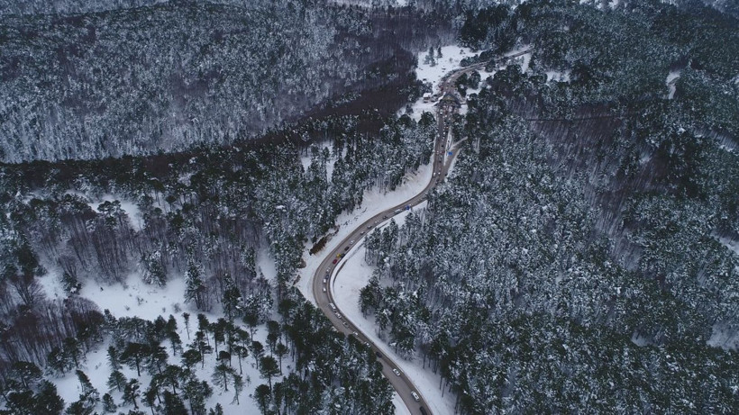 Uludağ'a araç kuyruğu şehir merkezine kadar uzadı - Resim: 1