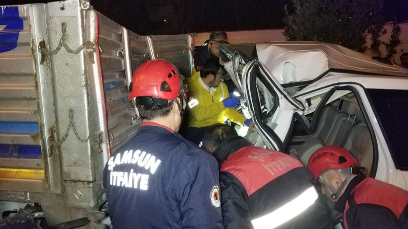 Samsun'da aracıyla TIR'ın altına giren iş adamı ağır yaralandı - Resim: 3