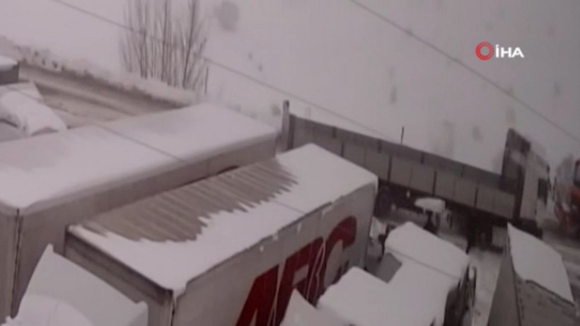 Sivas'ta bir kişi kar küreme aracını seyrederken canından oluyordu - Resim: 4