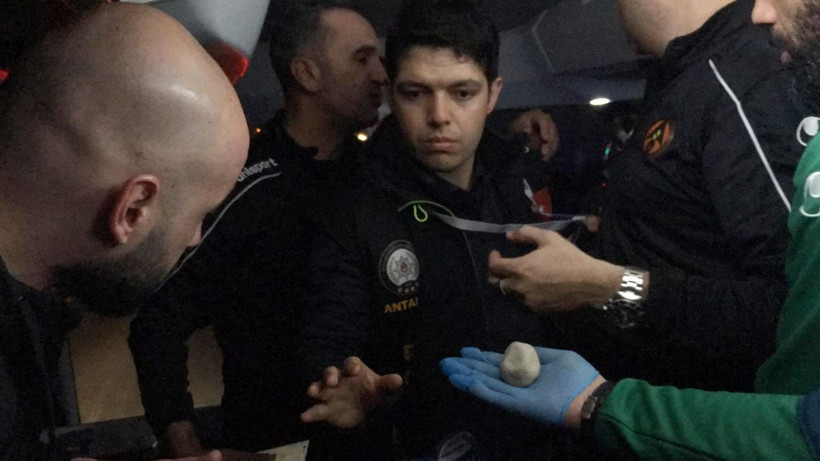 Alanyaspor kafilesine taşıyan takım otobüsünün camını patlattılar - Resim: 4