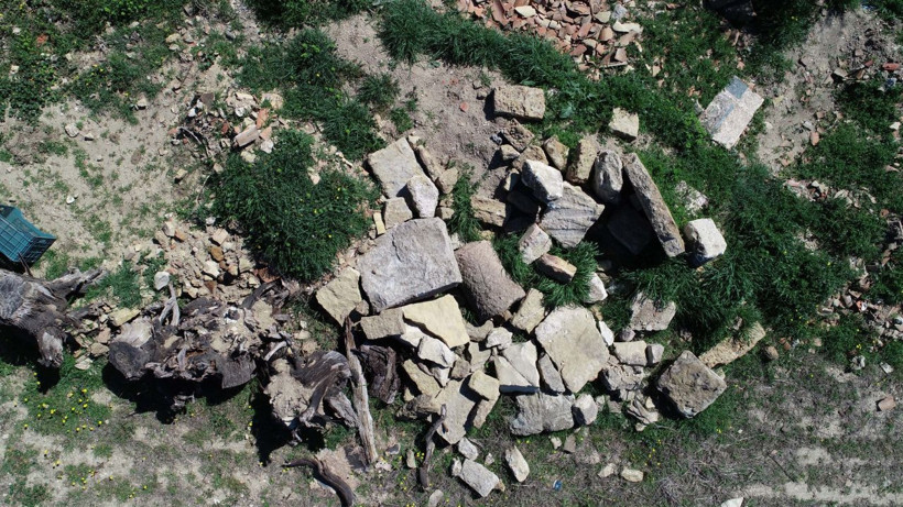 Çanakkale'de 2 bin yıllık antik kenti soymaya kalkan defineciyi profesör yakaladı - Resim: 4