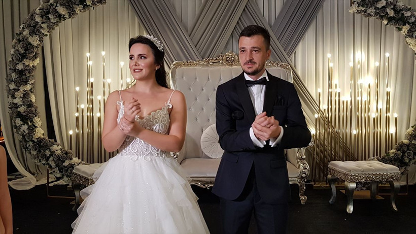 Koronavirüs çıktı böyle oldu düğüne gelen davetlilere dezenfektan tutuldu - Resim: 4