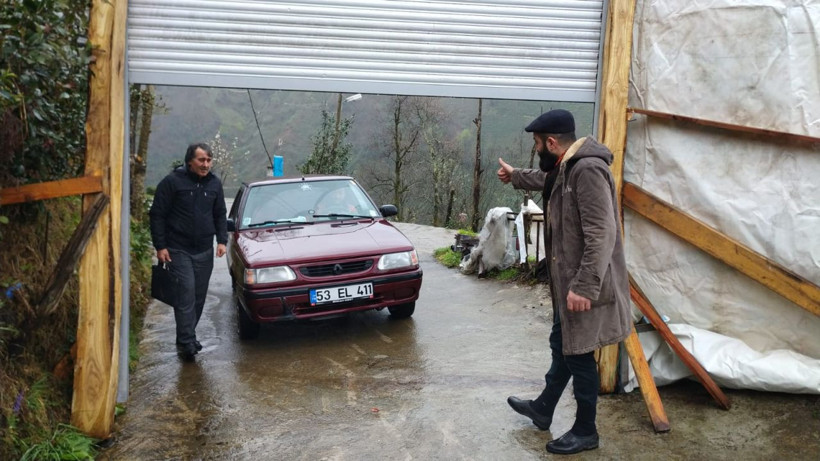 Rize'de köylülerin sıradışı önlemi! Aşıklar köyü girişine otomatik kepenk yaptılar - Resim: 2