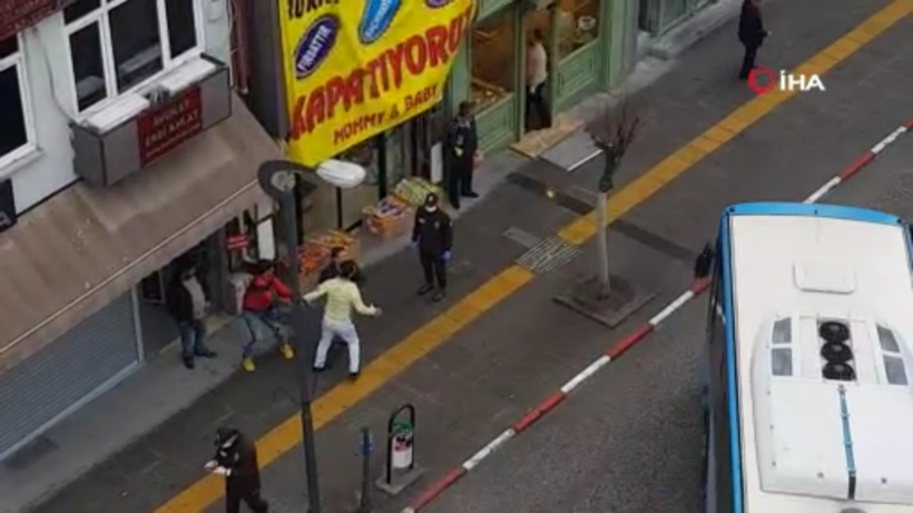 Karabük'te sosyal mesafeyi bırakıp kavgaya tutuştular - Resim: 1