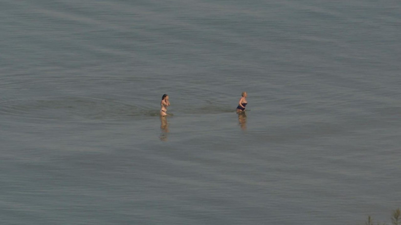 İstanbul Kilyos'ta sokağa çıkma yasağına rağmen denize girenler oldu - Resim: 3