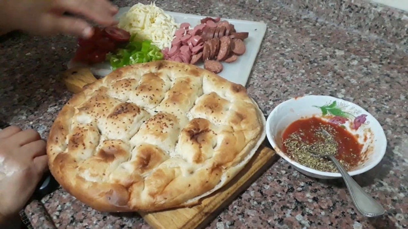 Ramazan'da artan pideleri çöpe atmayın pizza yapın - Resim: 4