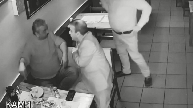 Cinayet anı kamerada! Bursa'da 1 kişi öldü 2 kişi de işte böyle yaralandı - Resim: 1