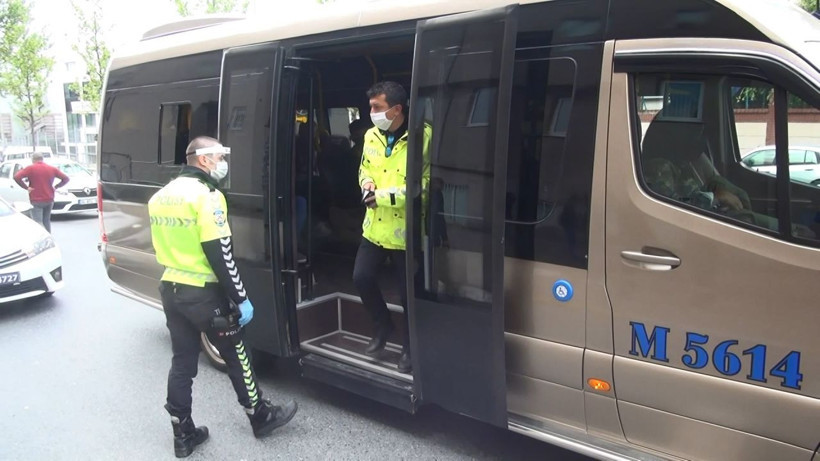Esenyurt'ta korona denetimi 2'nci kez durdurulan minibüsten çıkan yolcu sayısı şaşırttı - Resim: 3