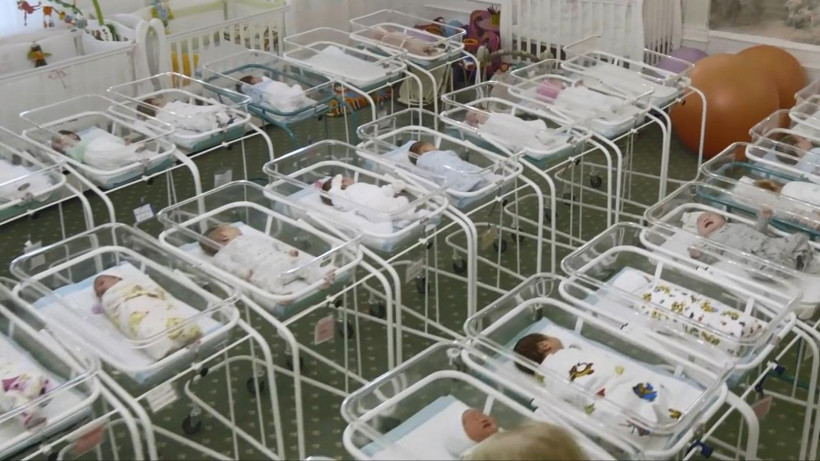 Koronavirüs Ukrayna'da taşıyıcı annelerin doğurduğu bebekleri ailelerinden ayırdı - Resim: 3